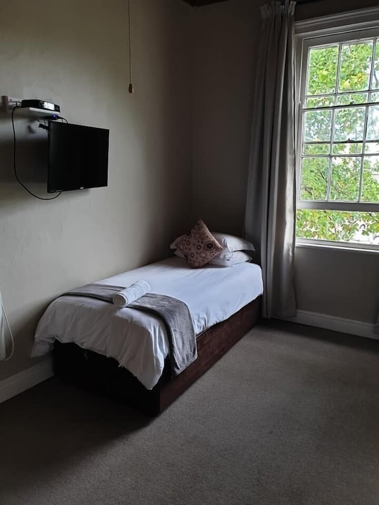 137 High Street Guest House 11/48