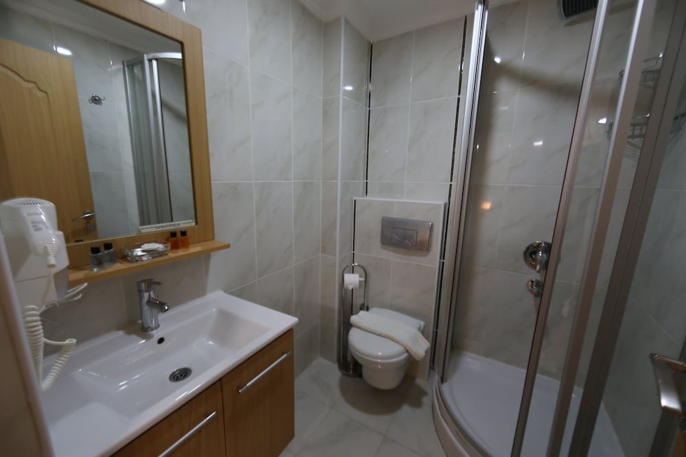 Sultans Royal Hotel 49/50