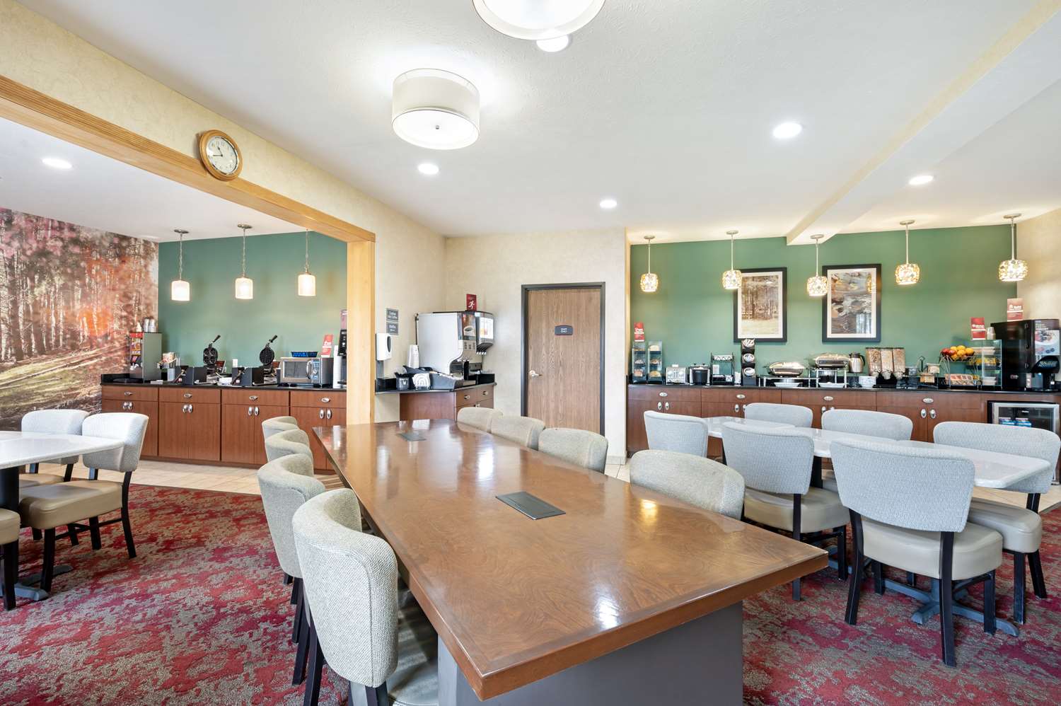 Best Western Plus Howe Inn 32/36