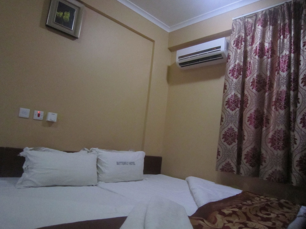 Butterfly Hoteltz 3/11