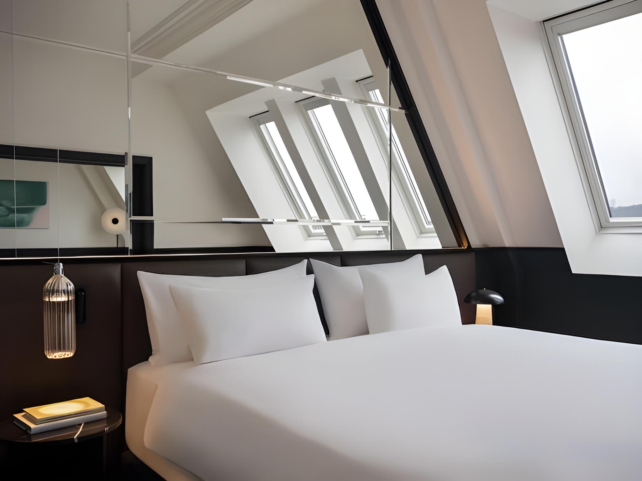 Suite, Castle View