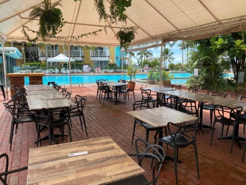 Dolphin Heads Resort 56/72