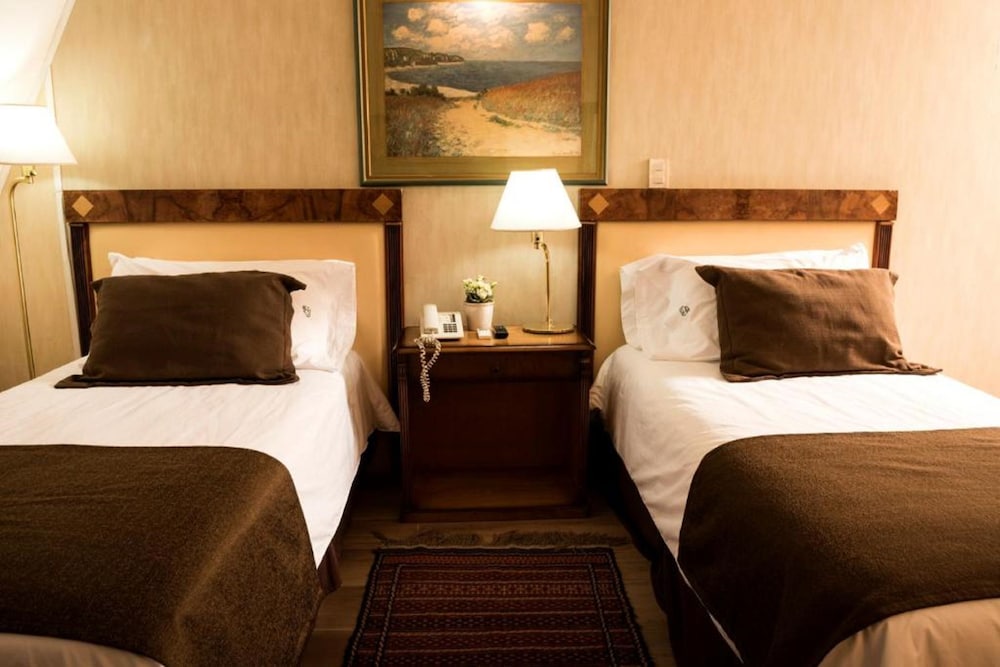 MAYFLOWER SUITES 17/42