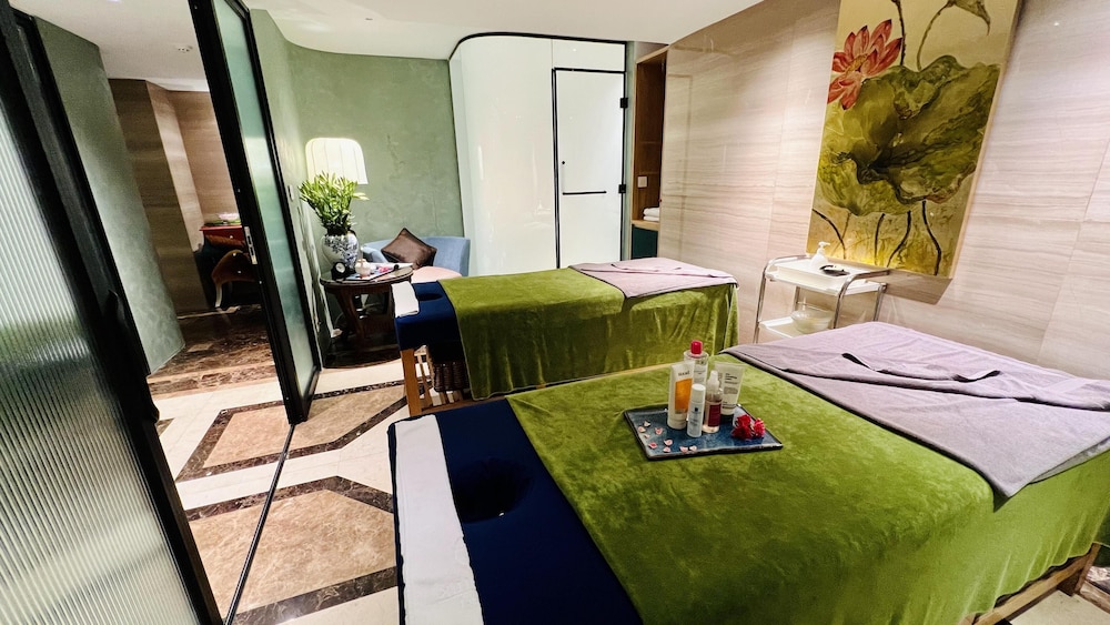 Golden Silk Boutique Hotel 40/70