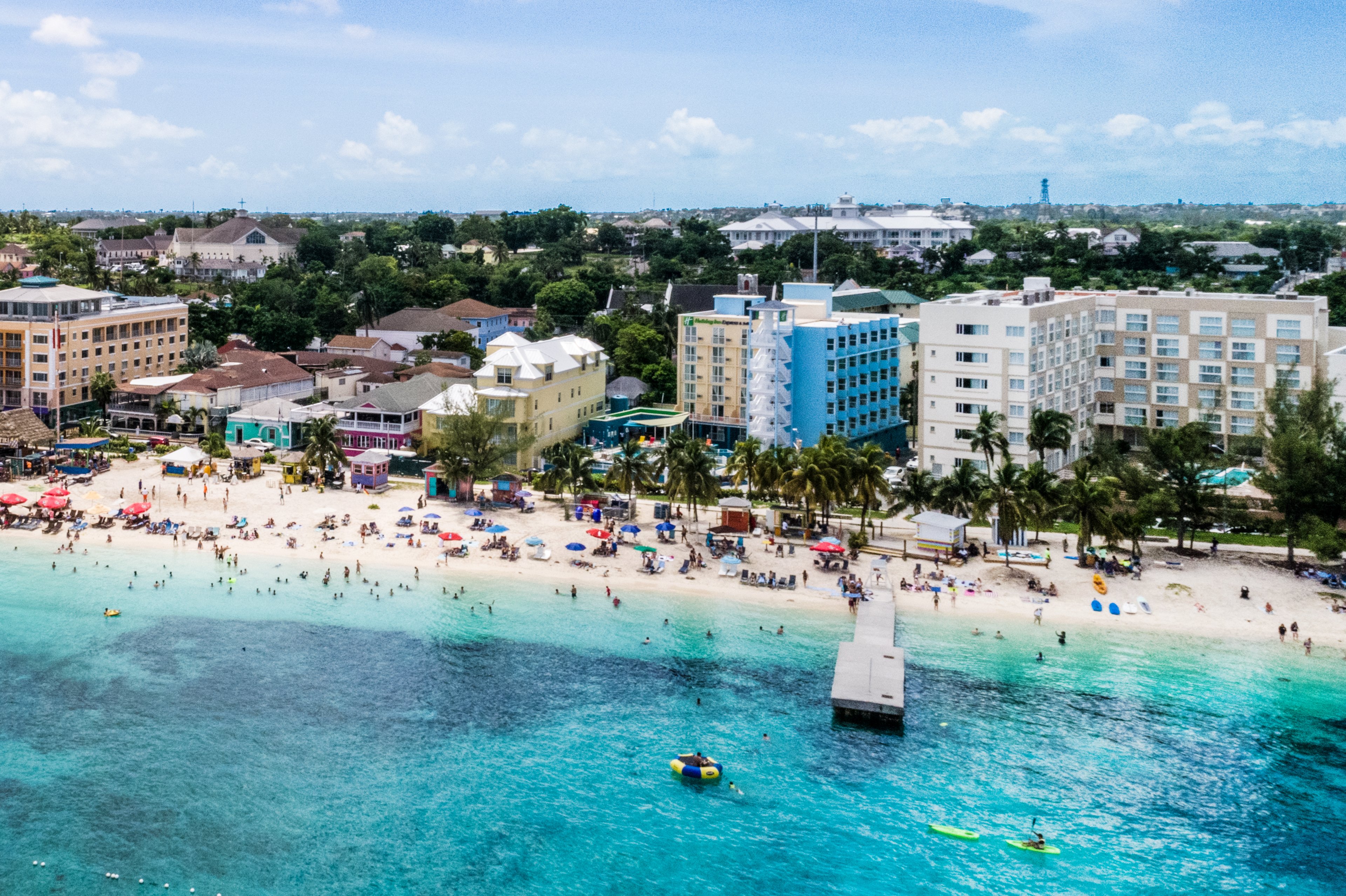 Holiday Inn Express And Suites Nassau 18/19