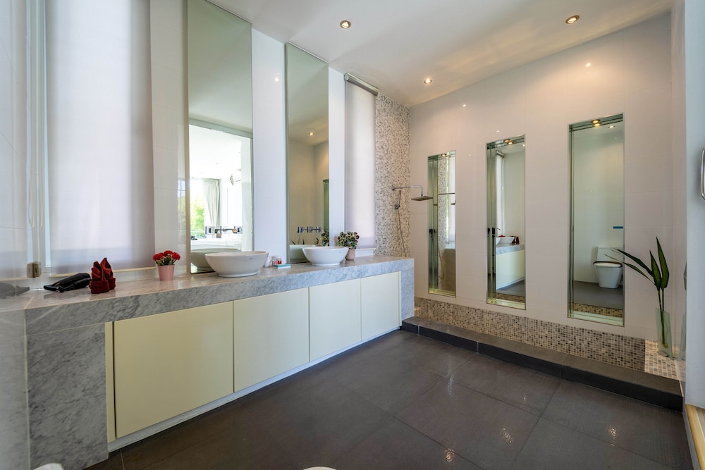 Phu Montra Villa With Ocean View A4 10/50