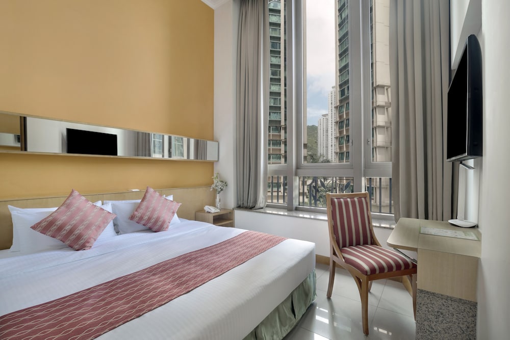DELUXE, DOUBLE OR TWIN BED