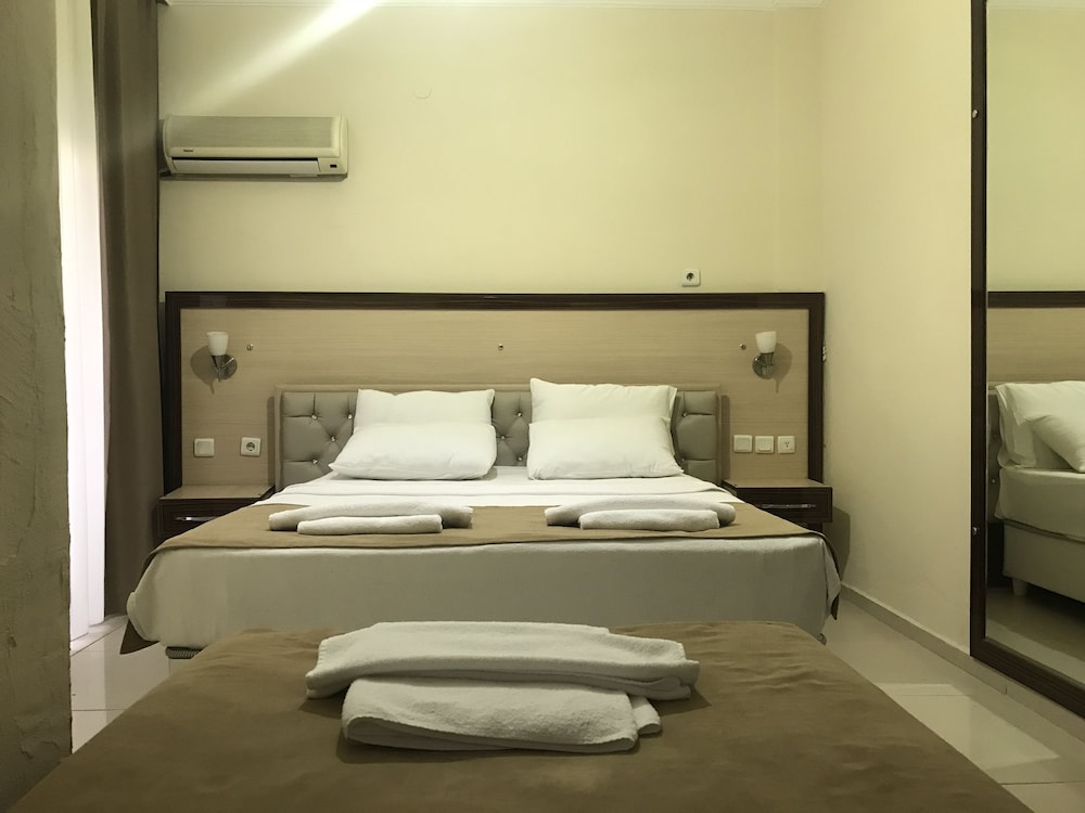 CLASSIC, TRIPLE, MULTIPLE BEDS
