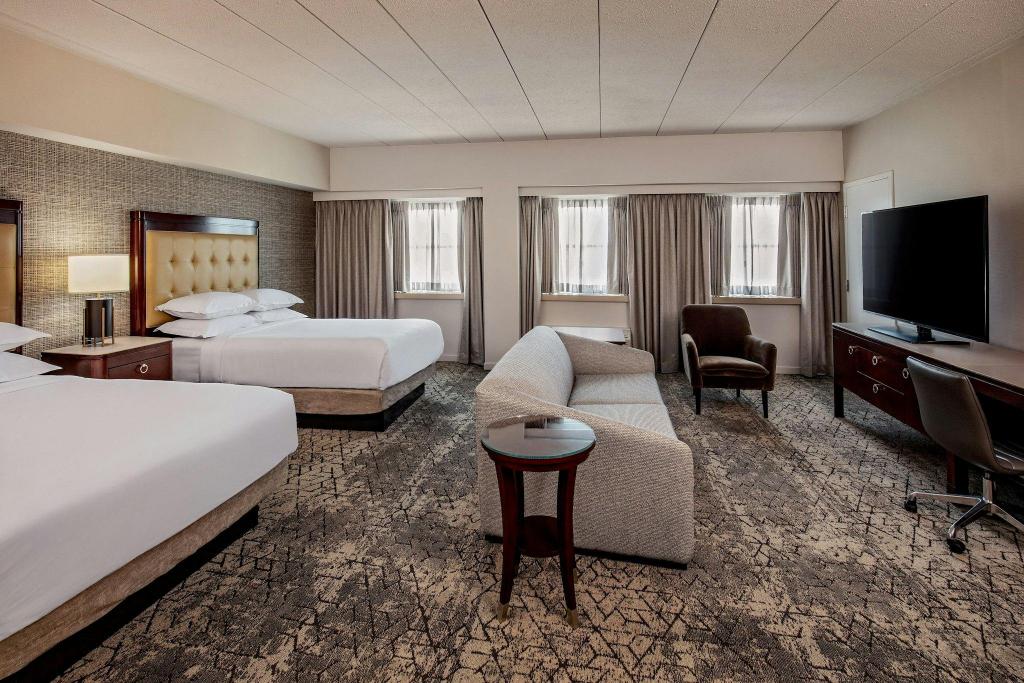 Junior Suite, 2 Double Beds, Executive Level, Sofa