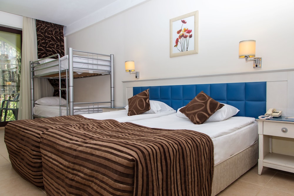 Champion Holiday Village All Inclusive 17/50