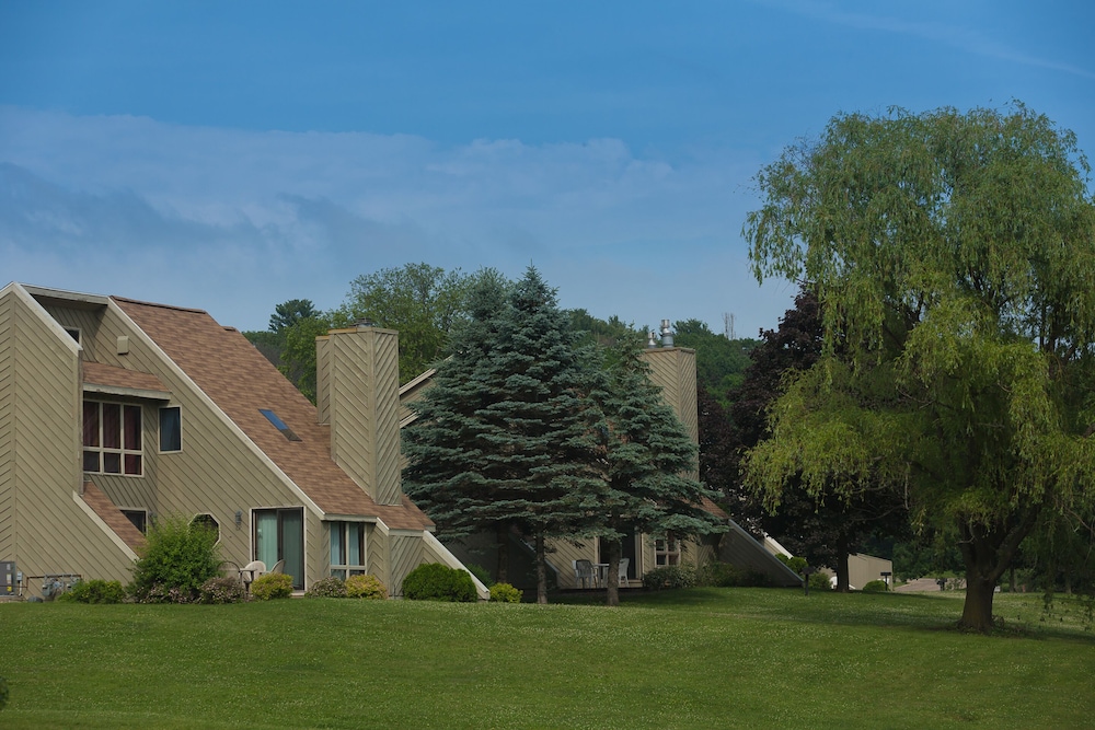 Tamarack Wisconsin Dells a Ramada by Wyndham 43/50