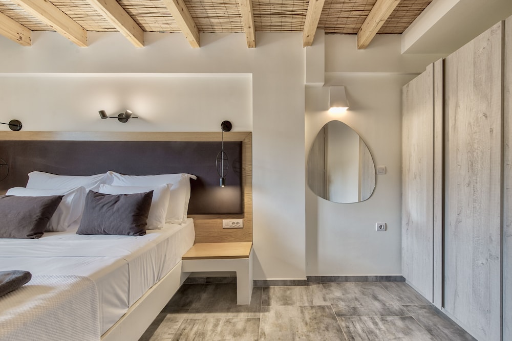 DELUXE, SUITE, SEA VIEW