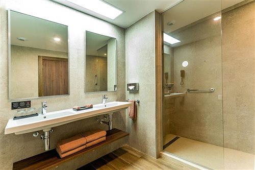2 Bedrooms, Double or Twin Bed