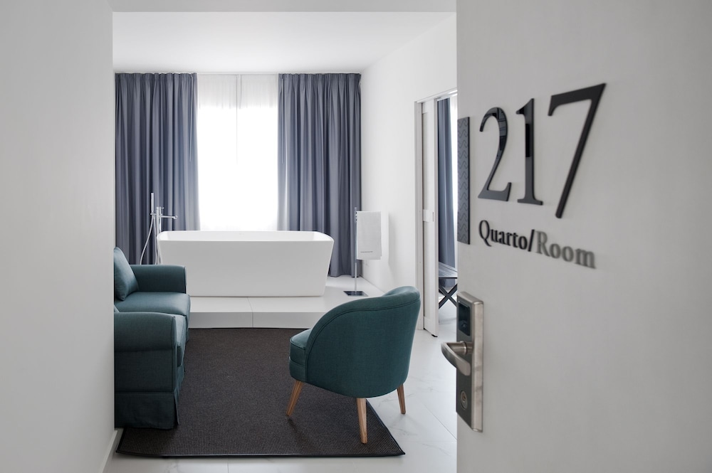 FURADOURO BOUTIQUE HOTEL BEACH & SPA 63/69
