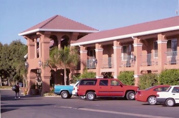 Merced Inn And Suites 13/15