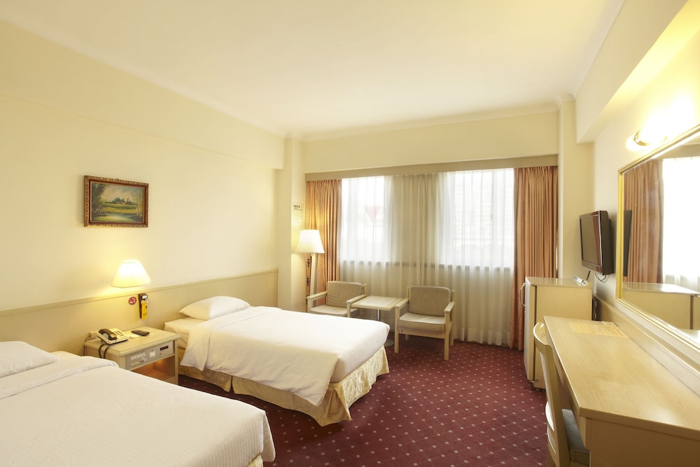 Emperor Hotel 12/50