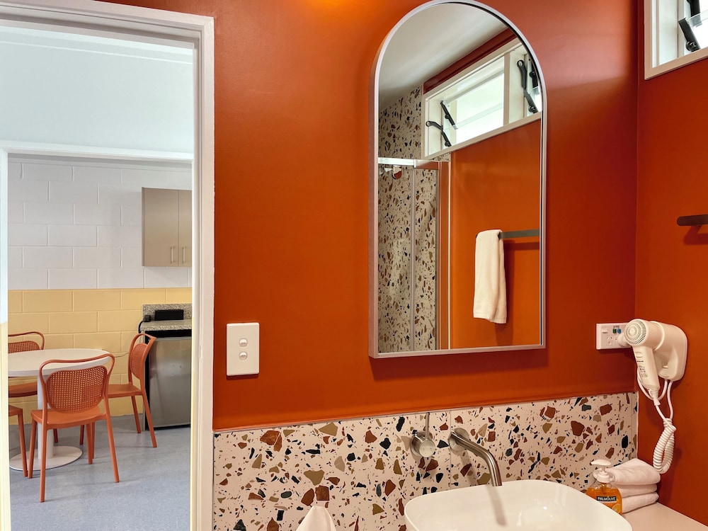 1 Bedroom, Superior, Suite, Kitchen, Mt Eden Motel 6/7