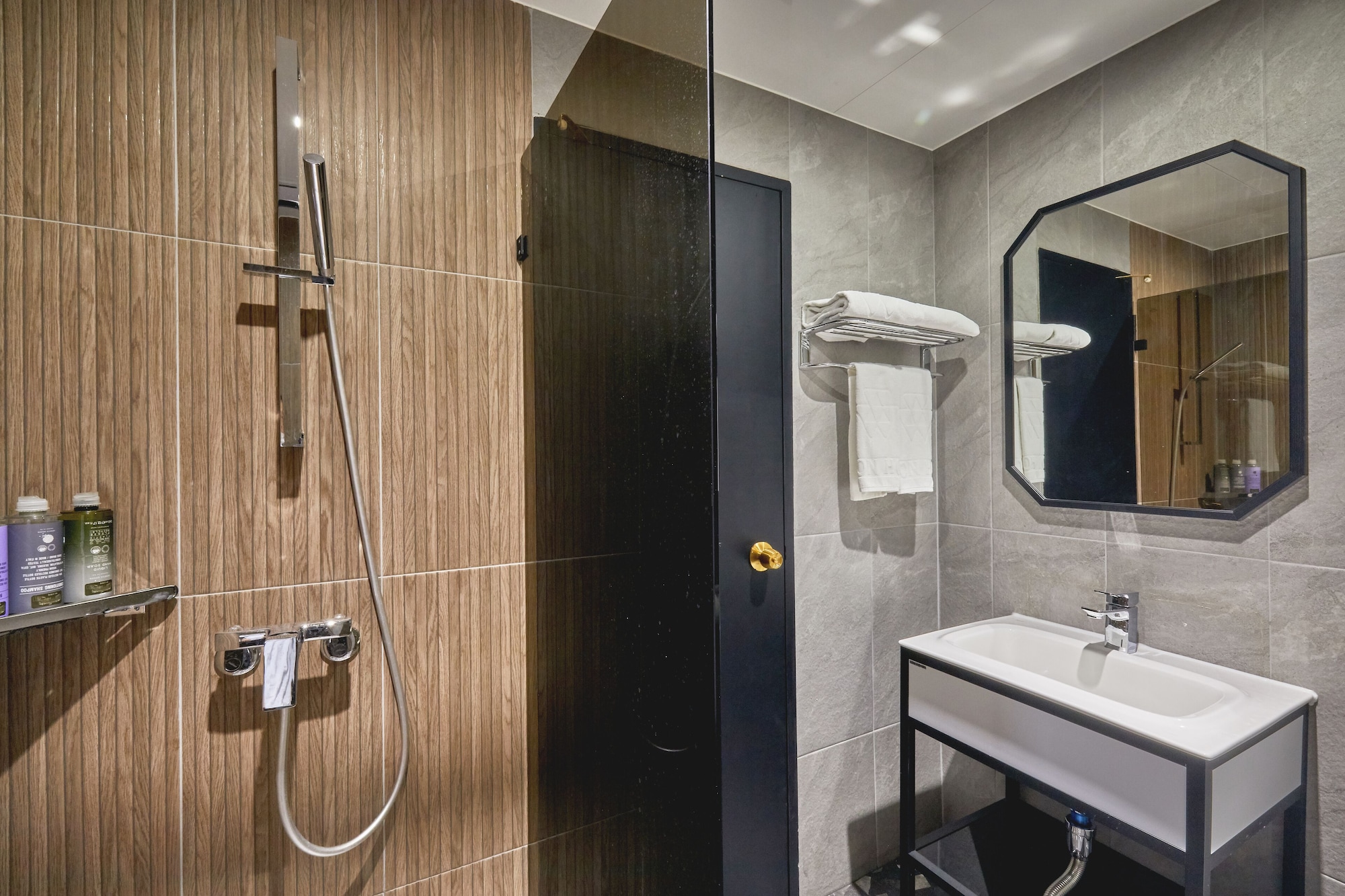 Imperial, Suite, 2 Double Beds, 2 Futon Beds, Garden View، Kolon Hotel Gyeongju 9/10