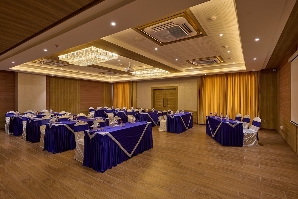 Grand Continent Hosur A Sarovar Portico Affiliate Hotel 42/47