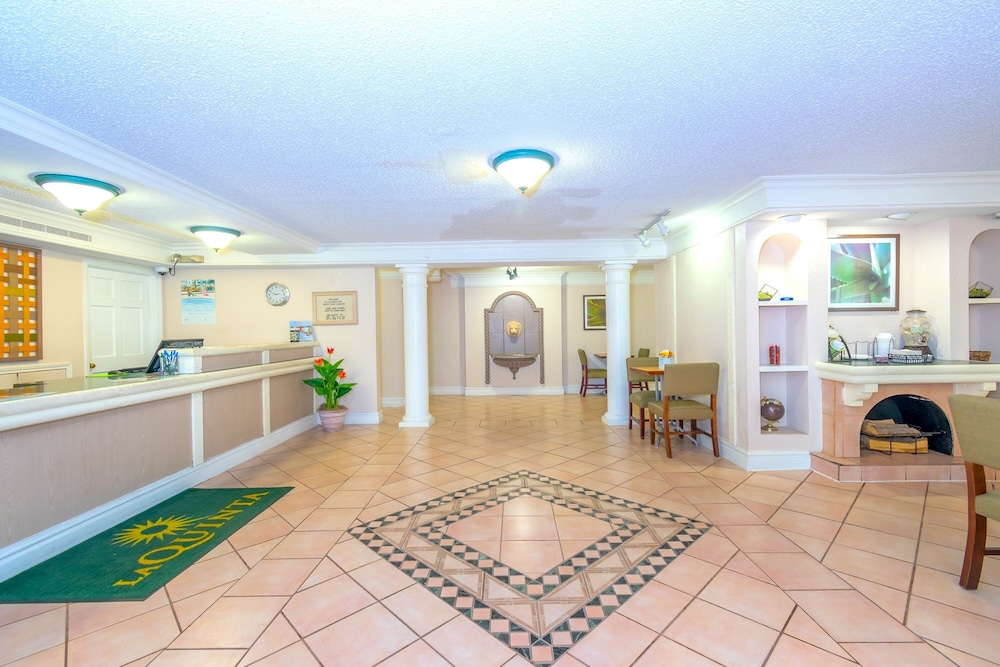 La Quinta Inn Clute Lake Jackson 11/36