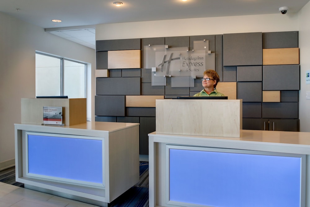 Holiday Inn Express & Suites GALESBURG 9/61