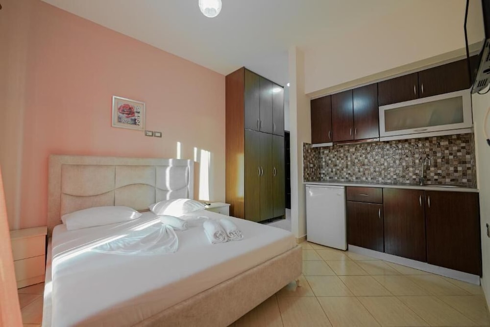 Melsi Apartments 18/50