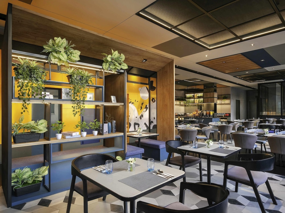 Ibis Surabaya Tidar 16/23