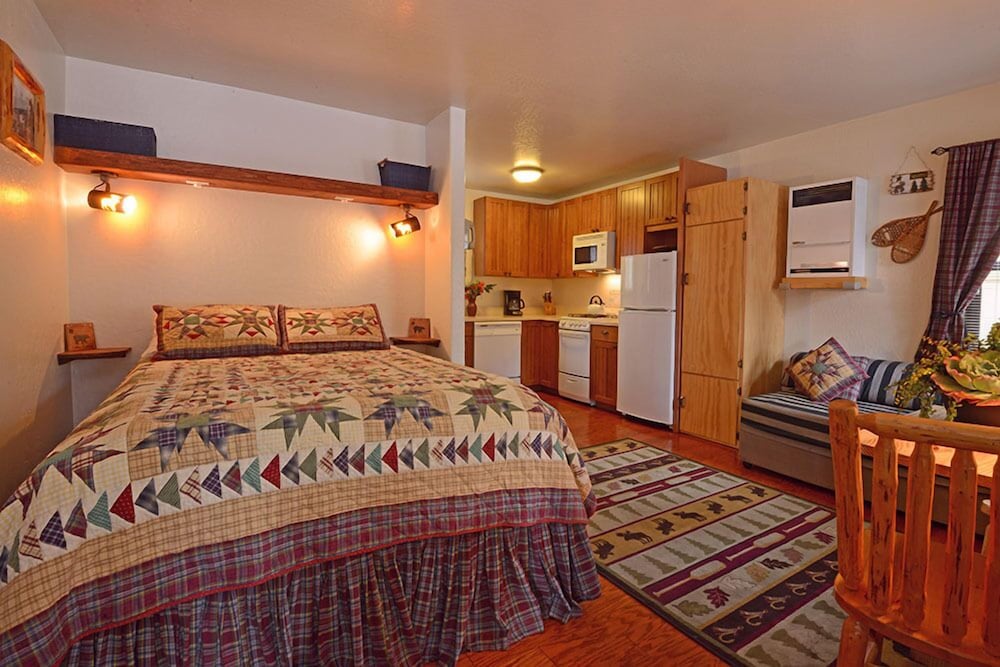 Franciscan Lakeside Lodge 8/73