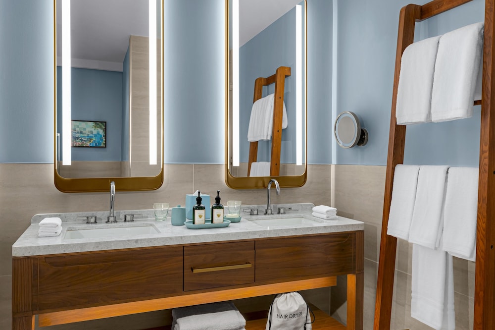 The Westerly at Hilton Aruba Caribbean Resort 58/60