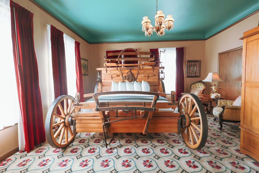 Mizpah Hotel 28/38