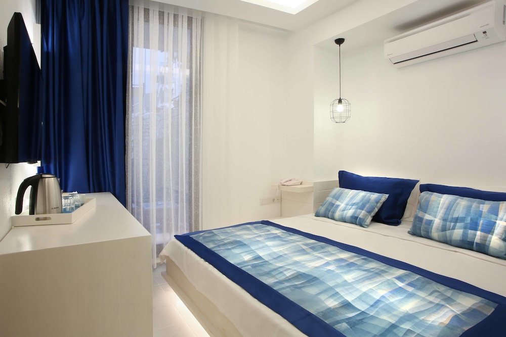 Nur Beach Hotel 5/41