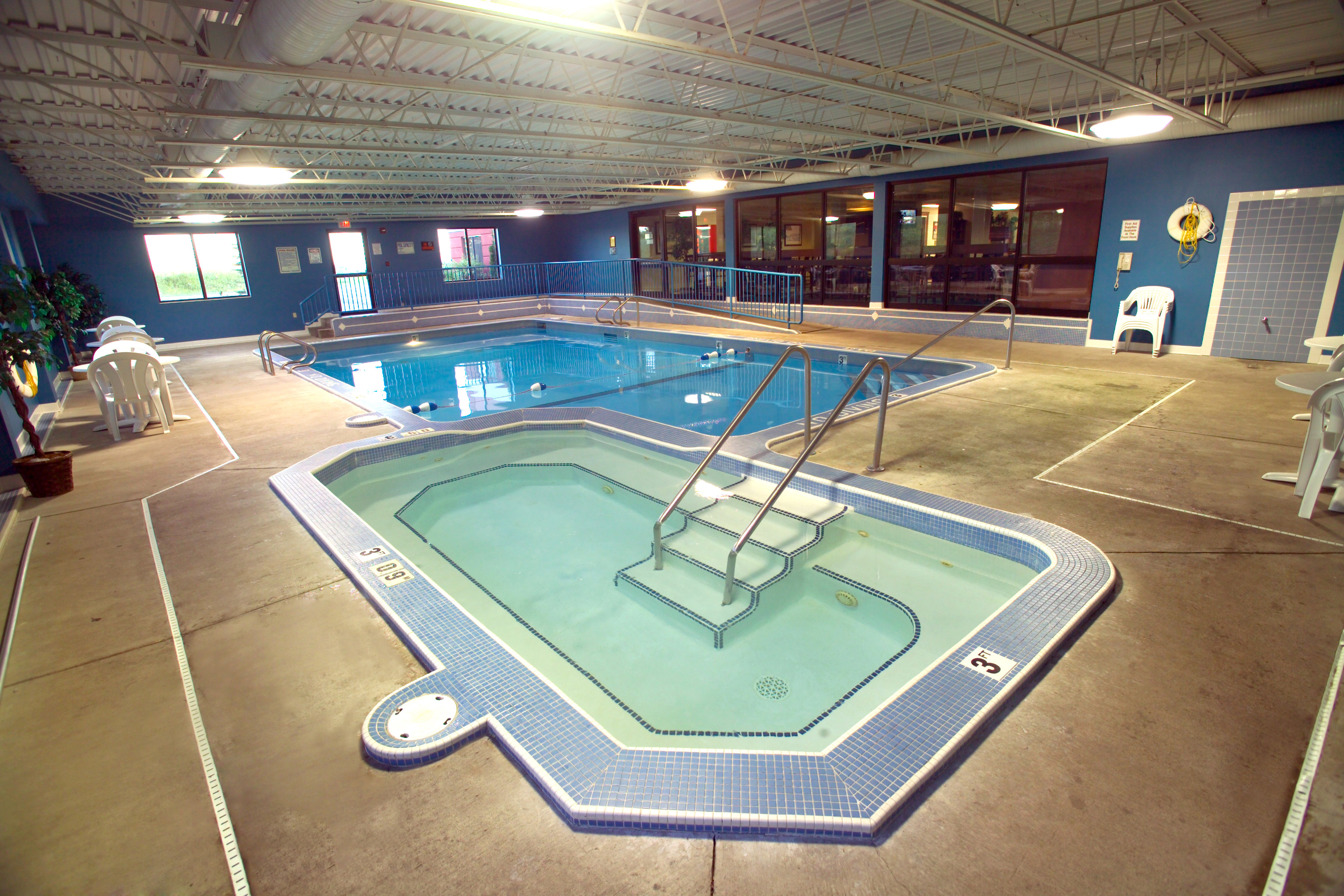 HOLIDAY INN EXPRESS SAULT STE MARIE 21/30