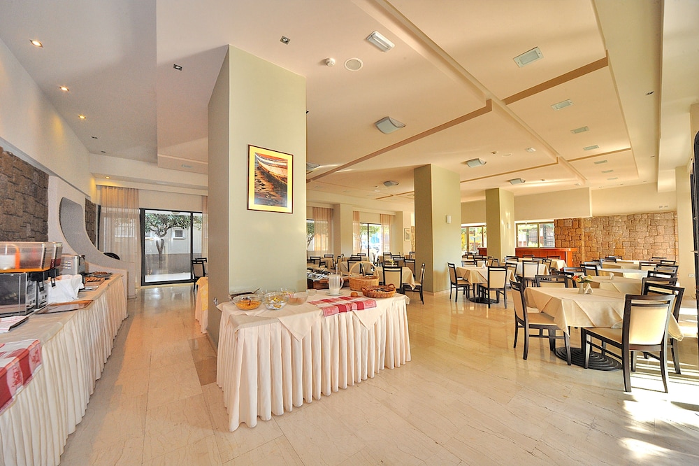 Saint Constantine Hotel 35/49