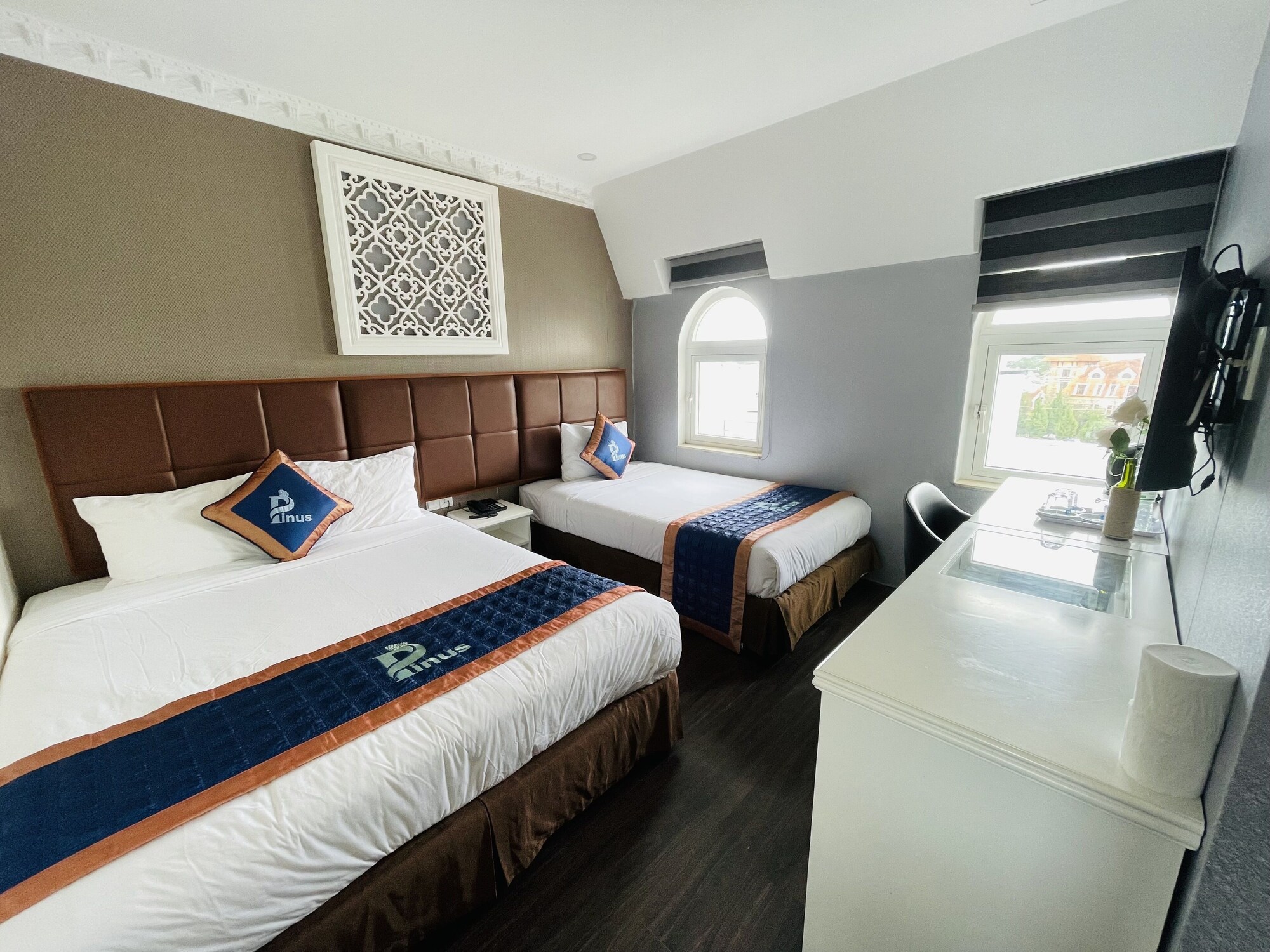 FAMILY, TRIPLE, MULTIPLE BEDS