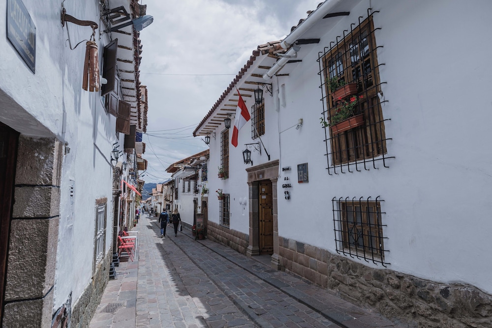 Hostal El Grial 50/53