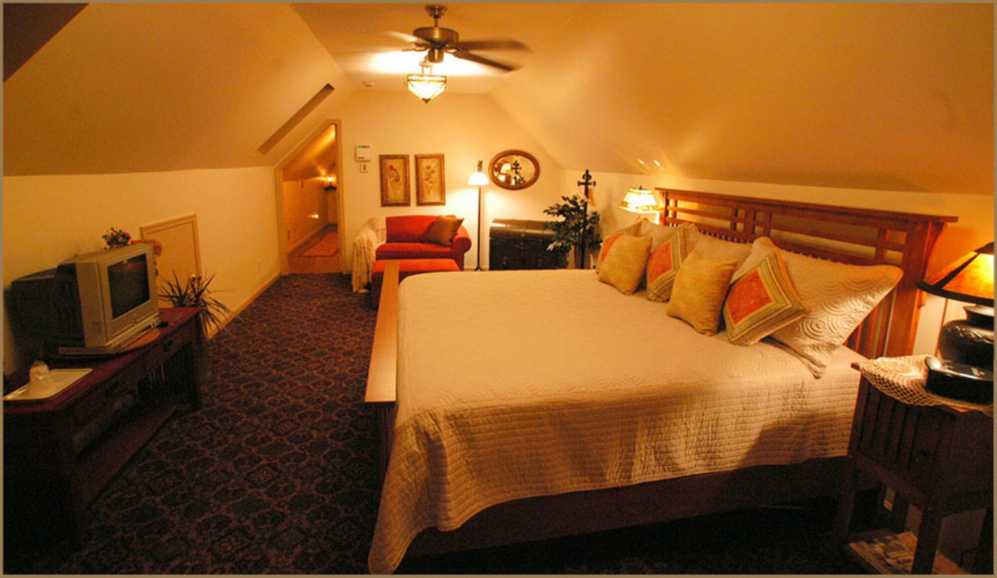 Secret, King Bed, Garden View, Mountain View, Pool View