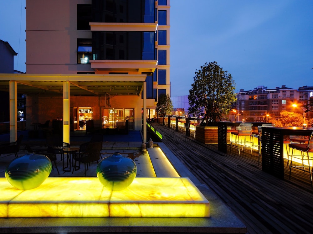Dw Hotels 4/50