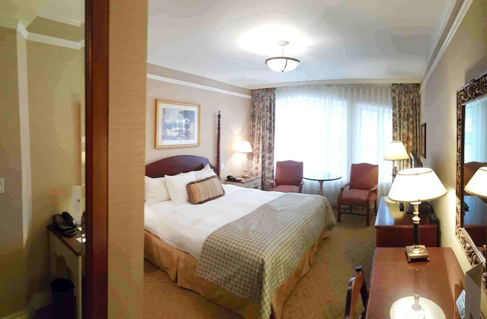 SUPERIOR, KING BED