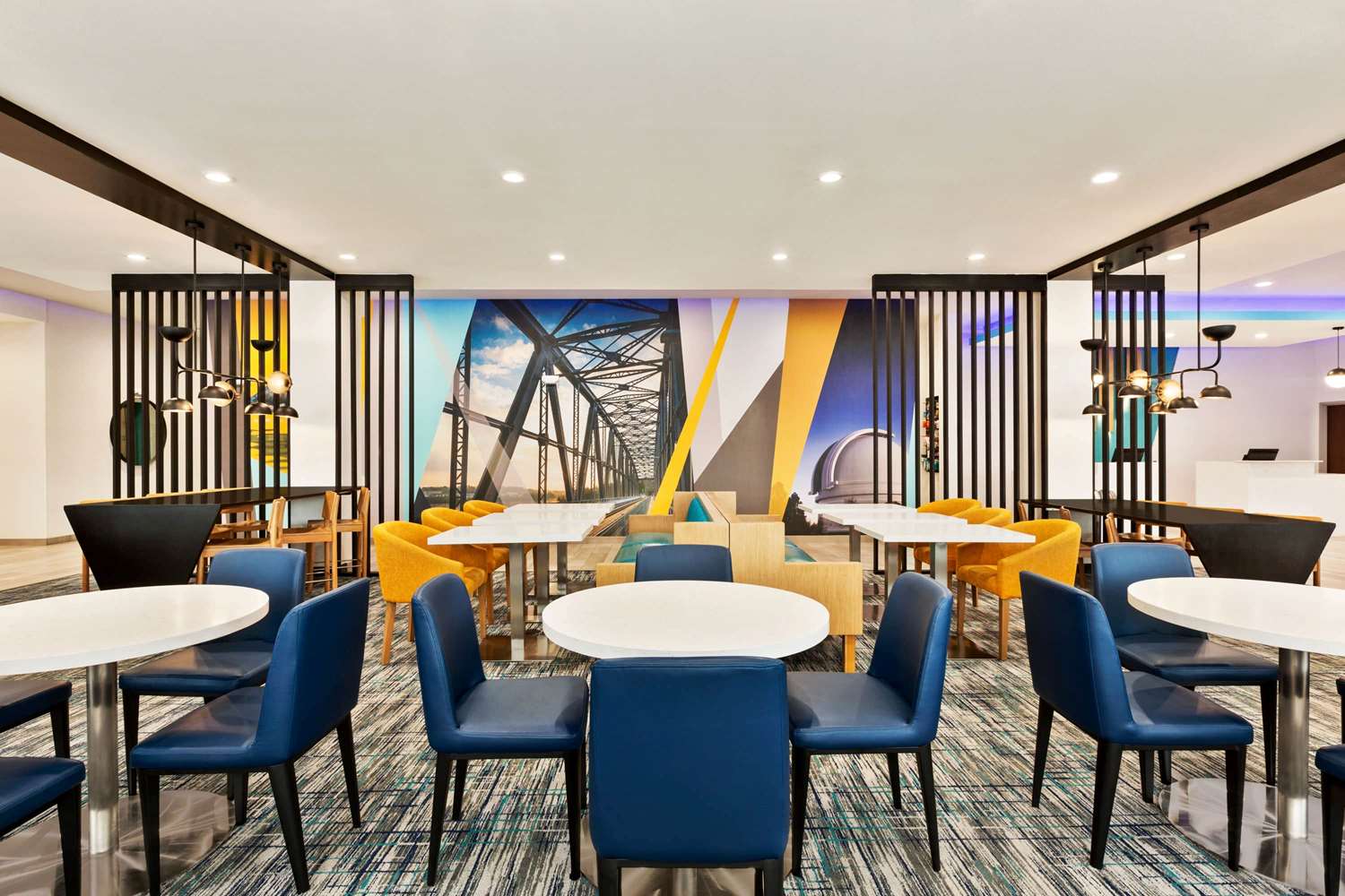 La Quinta Inn and Suites by Wyndham Richmond-Sugarland 17/28