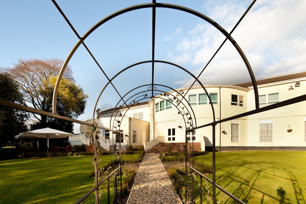 MERCURE CHESTER ABBOTS WELL HOTEL 47/50