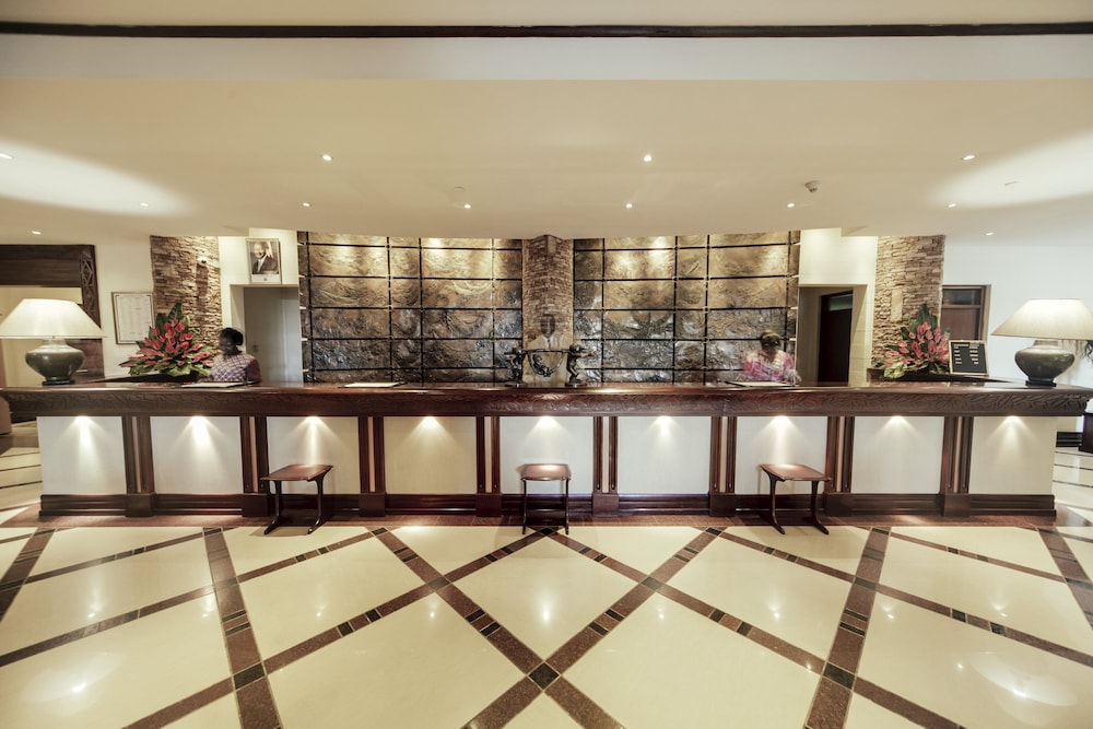Kampala Serena Hotel 7/60
