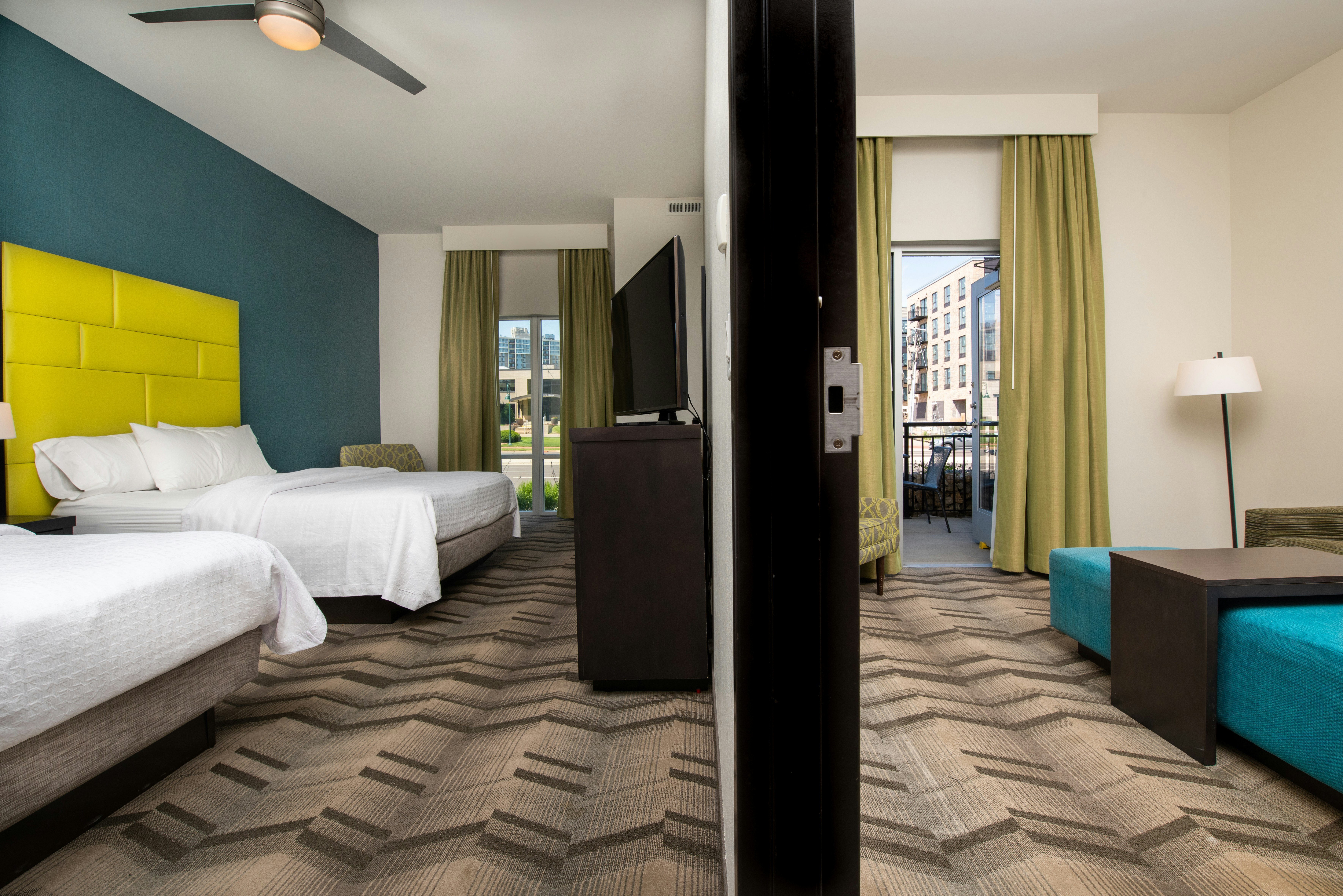 1 BEDROOM, SUITE, 2 QUEEN BEDS, PATIO