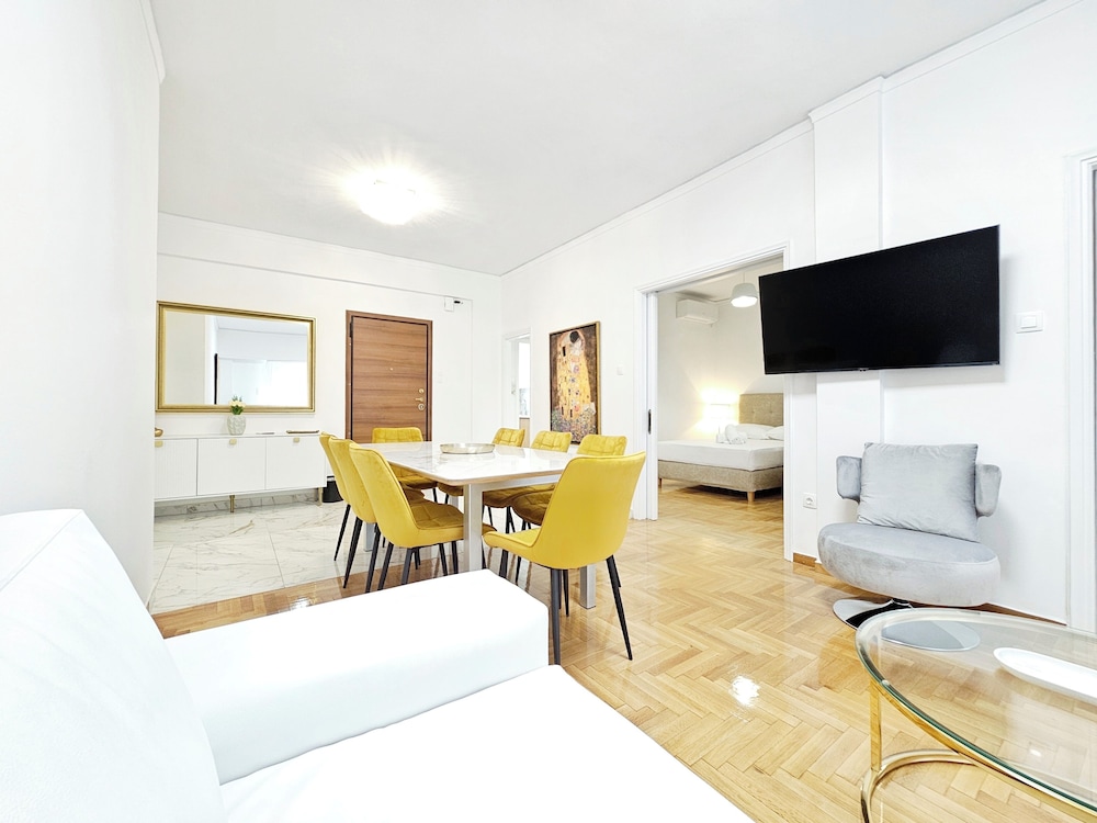 Athens House 25/49