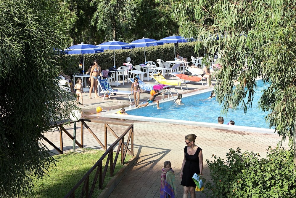 TH Marina di Sibari - Baia degli Achei Village 38/40