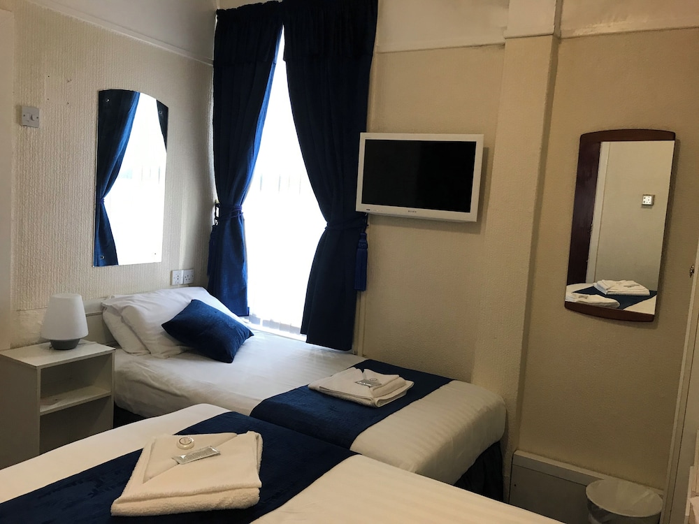 The Feathers Hotel 21/34