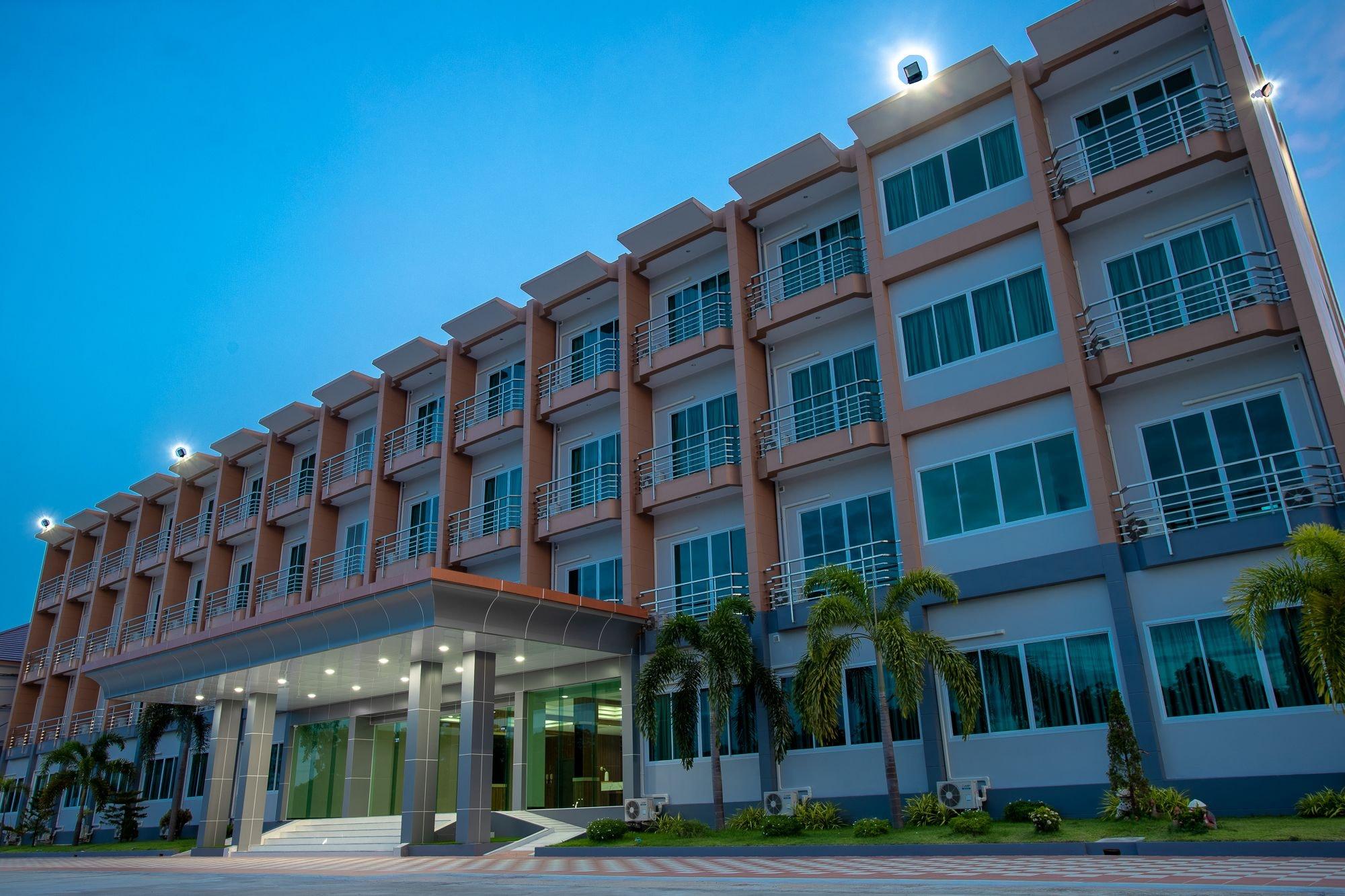 O2 Hotel Lopburi 1/15