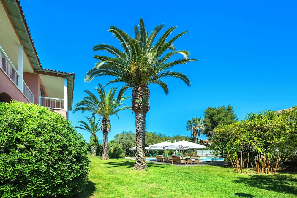 Hanioti Village Resort 65/70
