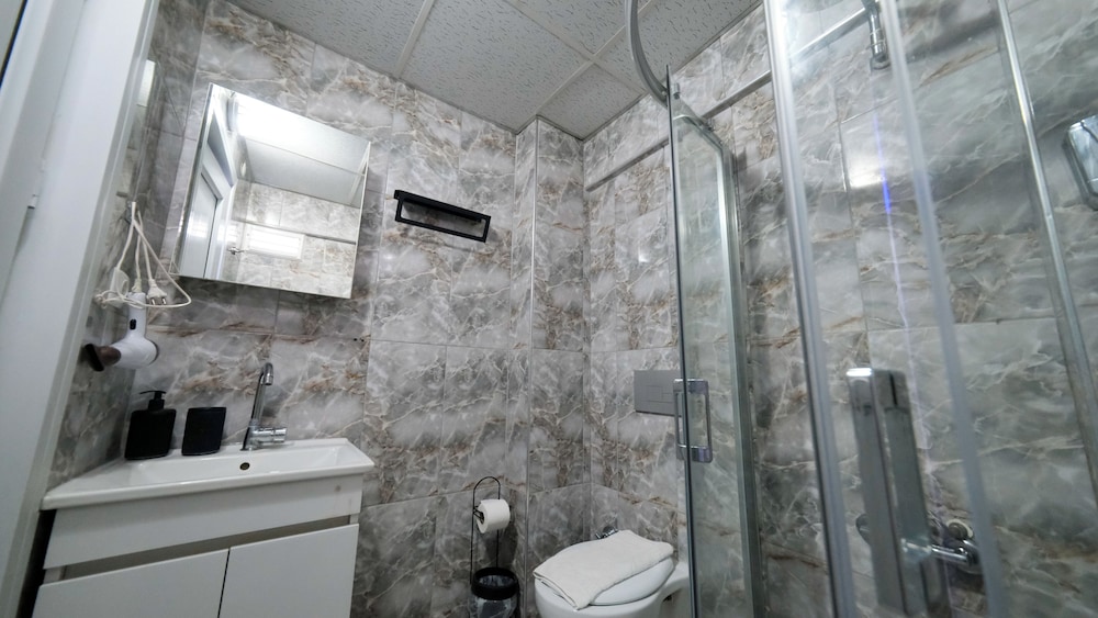 Bona Sera Hotel 40/50