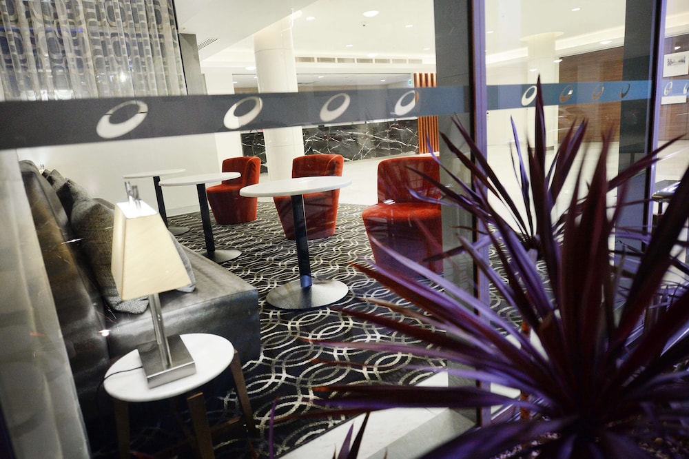 Oaks Gladstone Grand Hotel 40/72