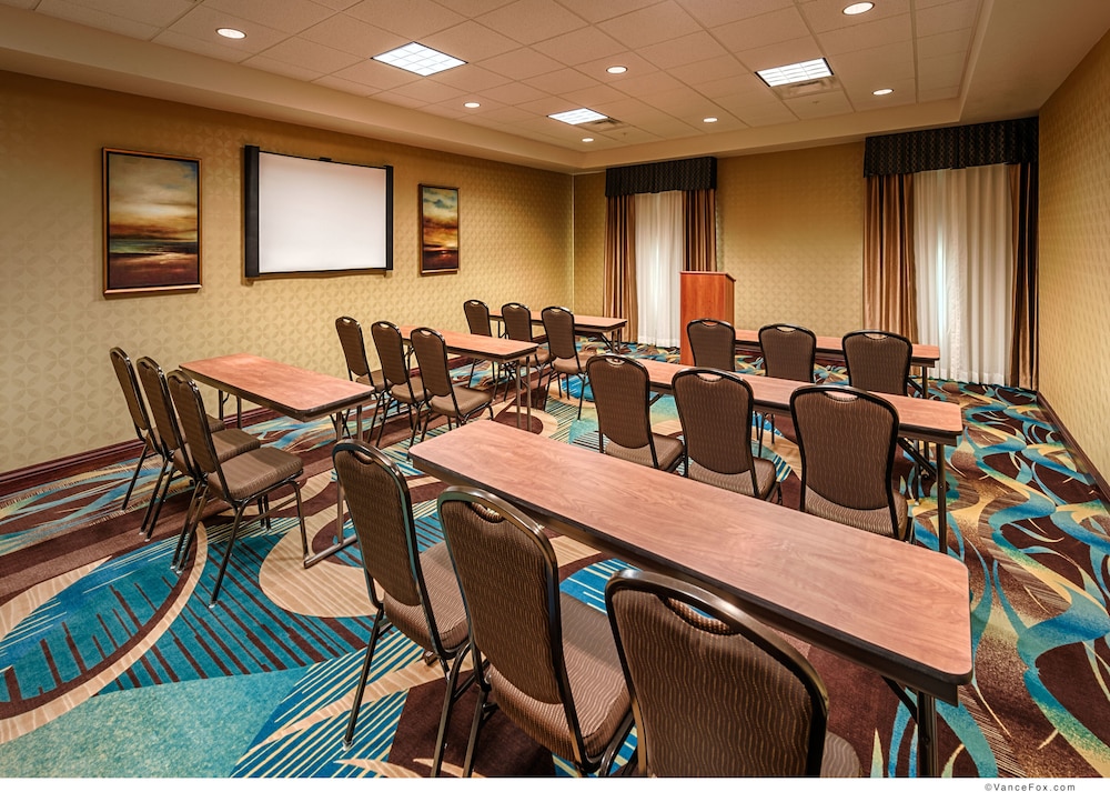 Holiday Inn Express Hotel & Suites Red Bluff-South Redding Area 36/39